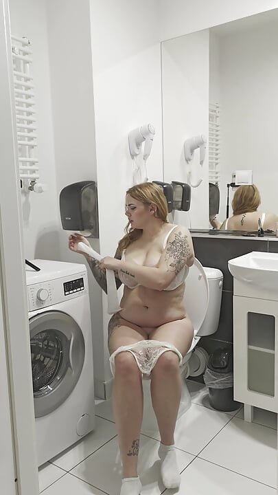 Mommy Changes Her Underwear and Then Goes to Pee.