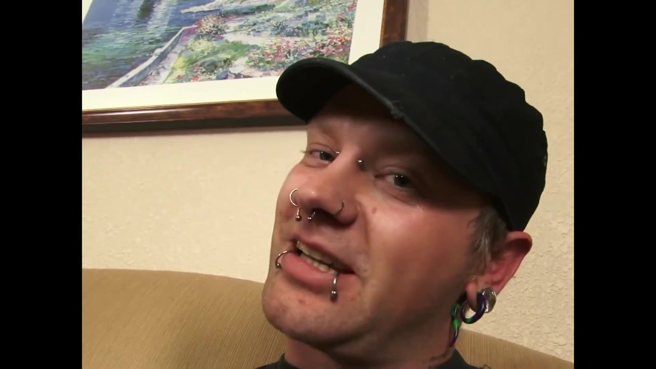 彼女は誰よりもセックスを楽しんでいます