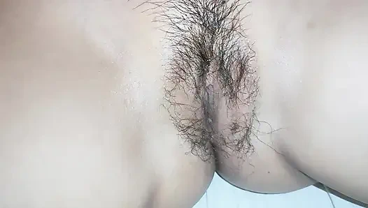 Büyük siyah yarağım ilk kez çok güzel bir arkadaşımın karısının tadını çıkarıyor