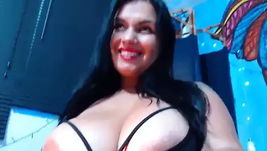 Large areolas poking out of top on cam