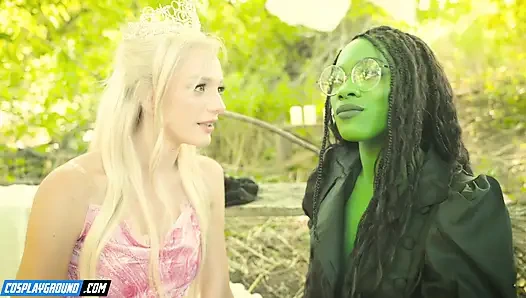 Ana Foxxx fickt Kenna james mit einem riesigen grünen Dildo und sie kommen zusammen, böse Porno-cosplay-Parodie