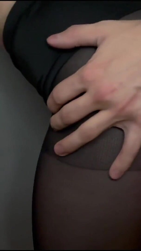J’ai baisé brutalement une étudiante à la maison et l’a amenée à squirter | Clip 2