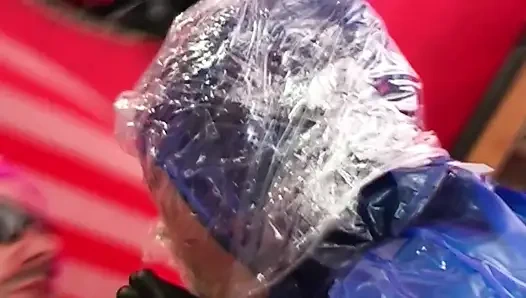 Seks threesome hot bareng cewek-cewek sange yang super hot!