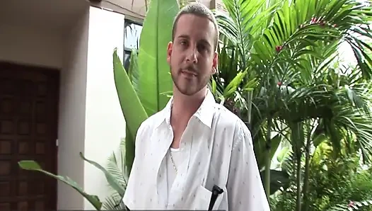 Gia GianCarlo решает свою проблему аренды