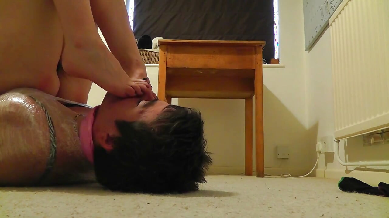 Electrician Foot Worship - Size 1920 X 1080