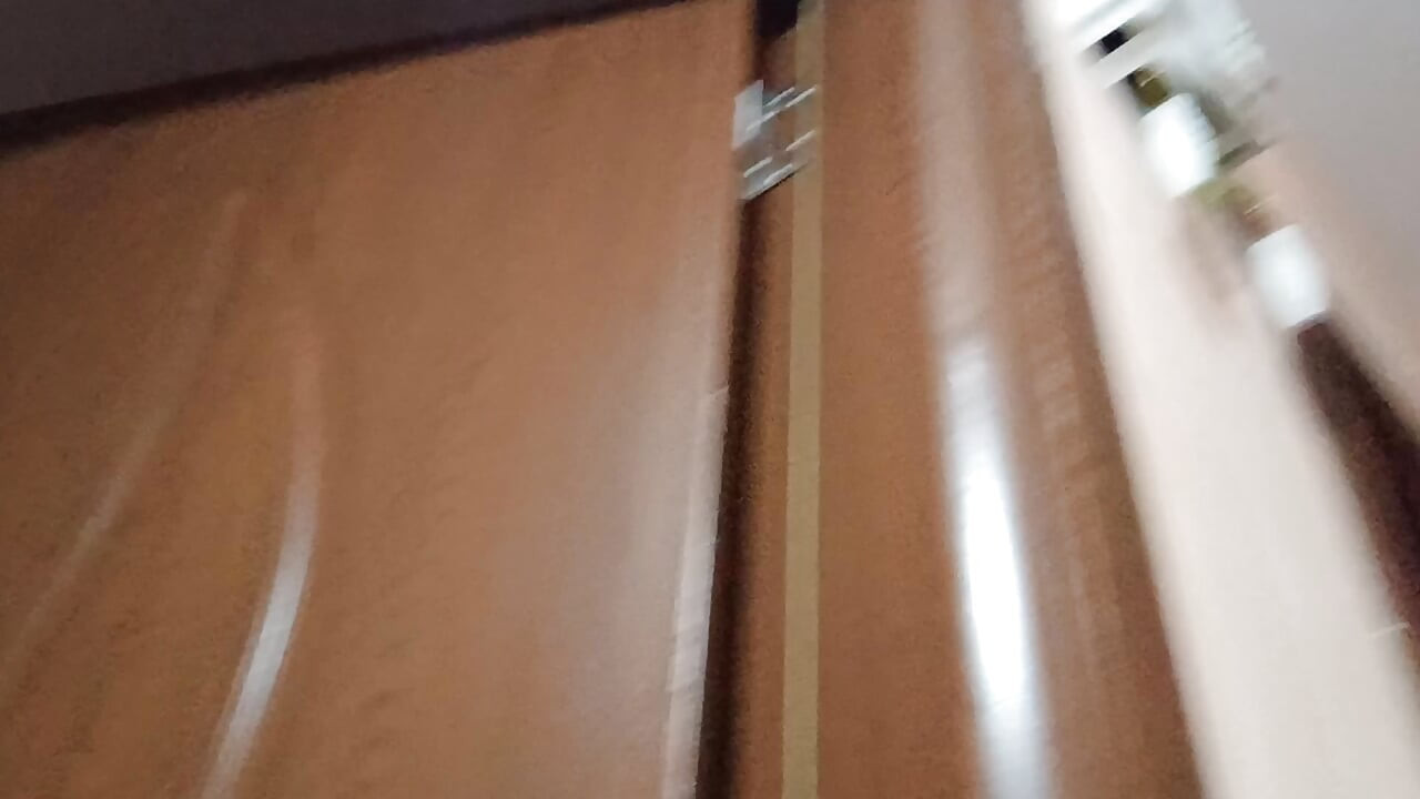 Eine begabte kochin zeigt ihre reize