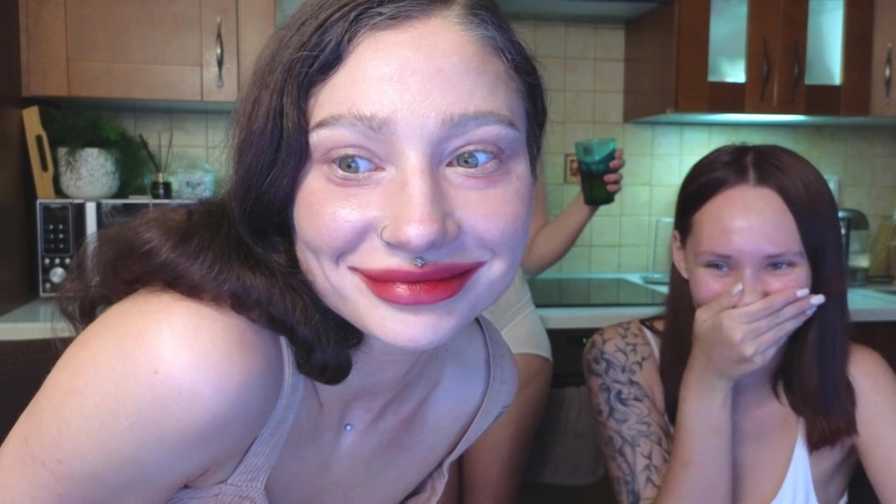 Lindas se divierten, jugando y haciendo ahagao)))
