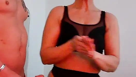 Ich will lutschen, nur schönen schwanz, meine blonde hure hat einen gebracht.