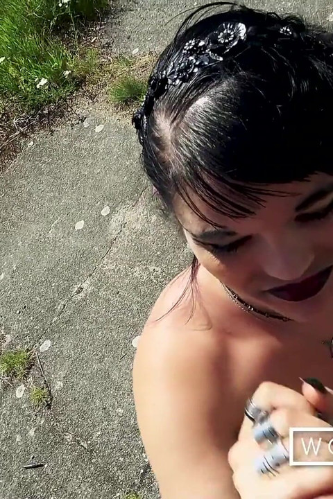Niemiecka Emo Doreen cieszyła się gorącym seksem na zewnątrz w Berlinie! Wolfwagner