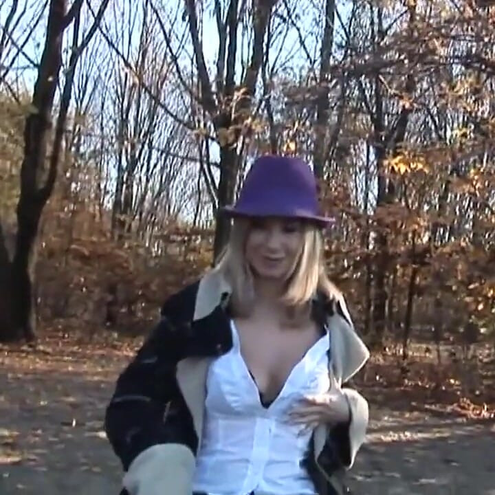 Natural tits blonde girl masturbation