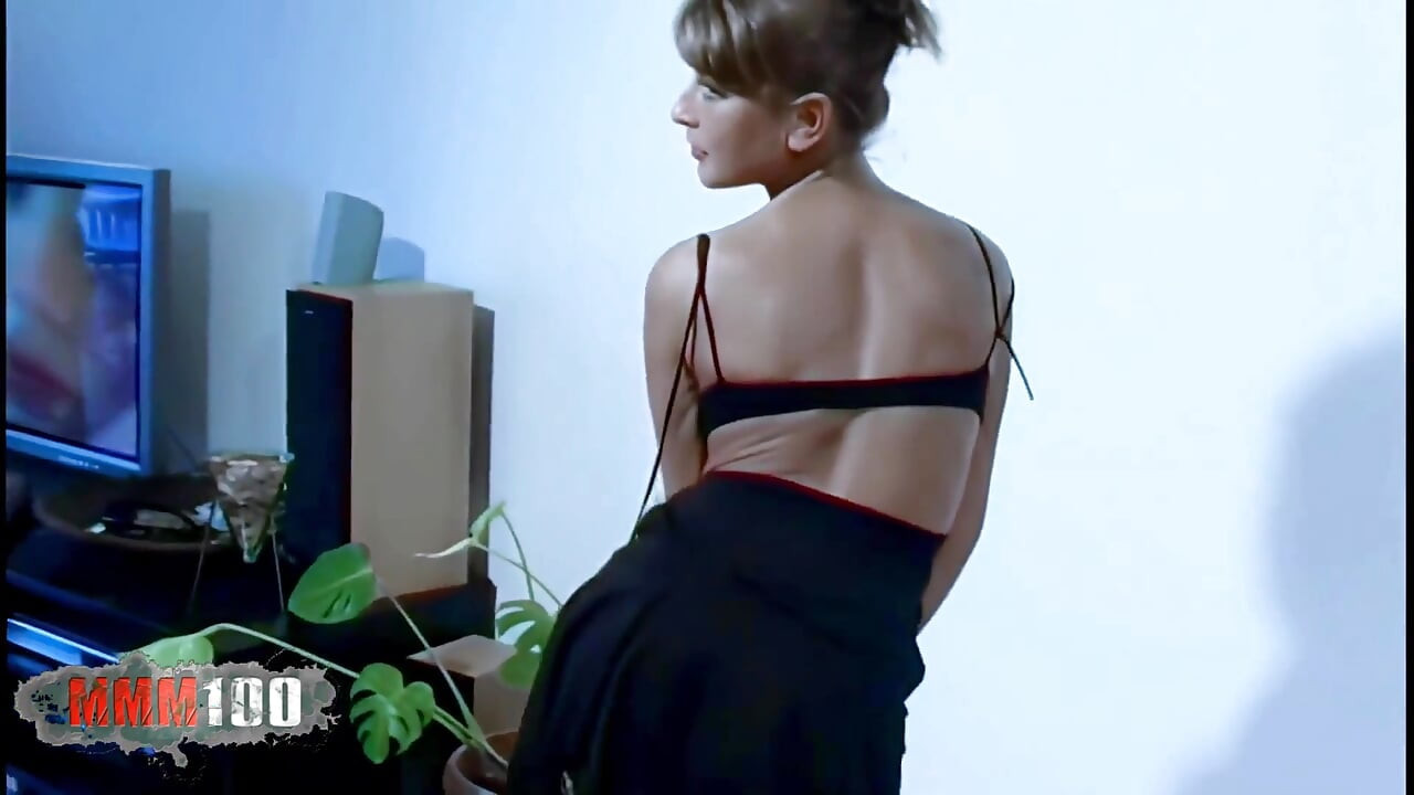 Delfynn Delage: Photo Session with French Star Delfynn Delage and Her Dildo