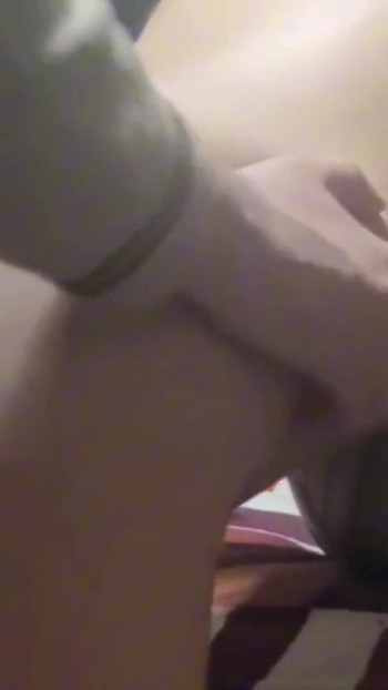 Detik ikonik dari "Saya MEMBAWA TEMAN WANITA KAWAN SAYA! dan saya merakam video dia melakukannya!. Jangan beritahu dia! (BAHAGIAN 2)"