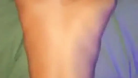En iyi arkadaşımın karısını sikiyorum
