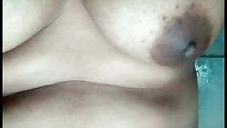 Bhabhi fingering use in washroom