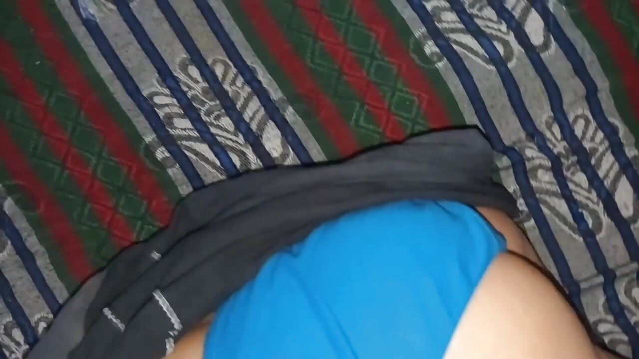 Ateşli Hintli köylü kızın yakın çekim sert amcık sikiş sahnesi