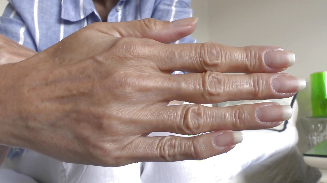 Elegant Summer Hands, Presented by Lady Victoria Valente