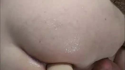 Karım yumruğuyla götümü sikiyor. Evde birinci şahıs videosu.kadın egemenliği. POV