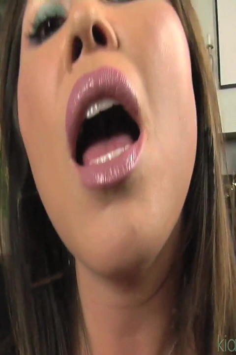 Kianna Dior Tongue Featuring Jonni Darkko