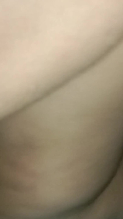 初めての処女体験。彼女の膣はとてもきつい。とても痛いハードコアセックス |クリップ3