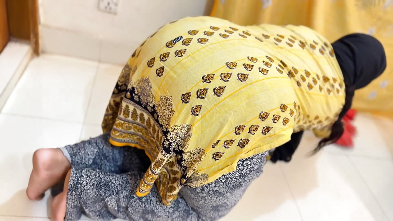 Marriage Al'ab Dhat Almuakhrat Alkabirat Walshawniat Ealiqat Taht Alsarir Walan Turid Mumarasat Aljins