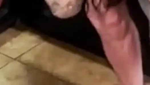 Pesta seks buatan rumah dengan 2 sahabat & sekelompok pria