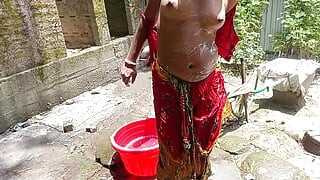 new video yours bhabhi I took a video while taking a bath