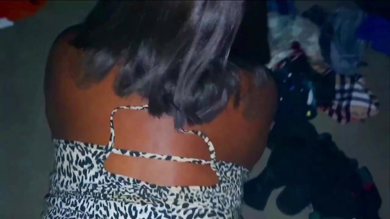 Wysadzenie brudnej Diany w szafie