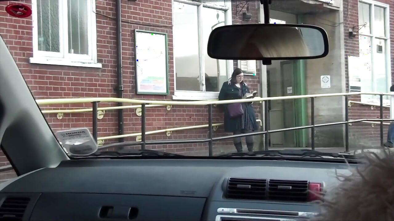 tokom posete moja pička se pomokrila, pogledaj je....