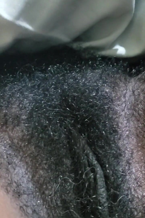 Ung Vuxen Stjärna Visar Sin Tajta Fitta I En Sensuell Och Intim Scen Med Mjuk Energi