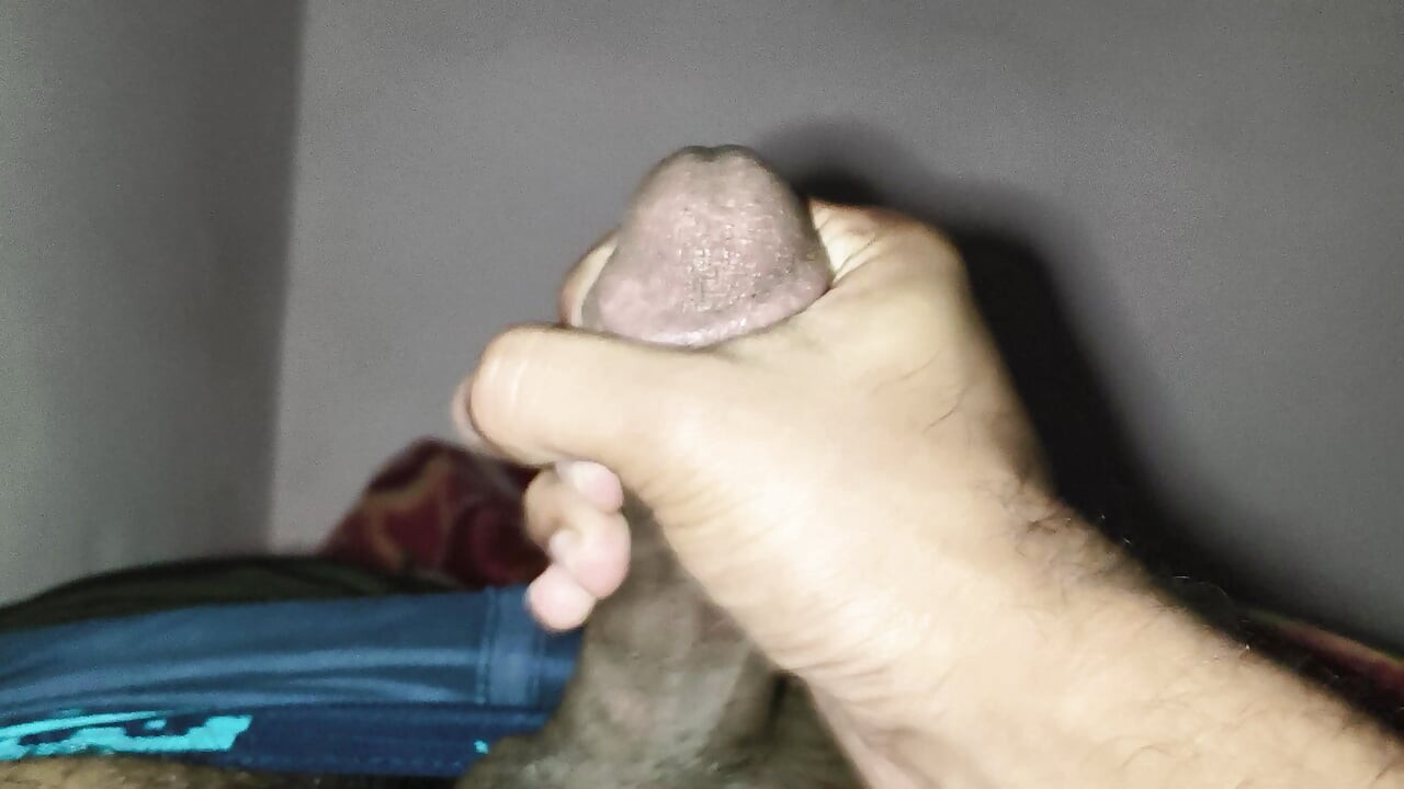 แม่เลี้ยงถูกจับได้ขณะช่วยตัวเองเมื่อฉันกําลังจะน้ําแตก