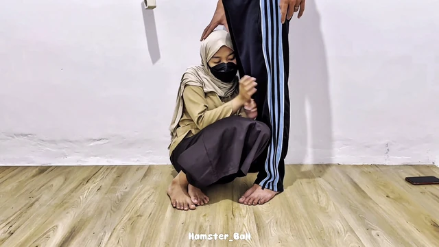 Hijab Girl Dates Gym Teacher In Class After Scouting
