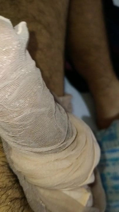 2 pantyhose with handjob