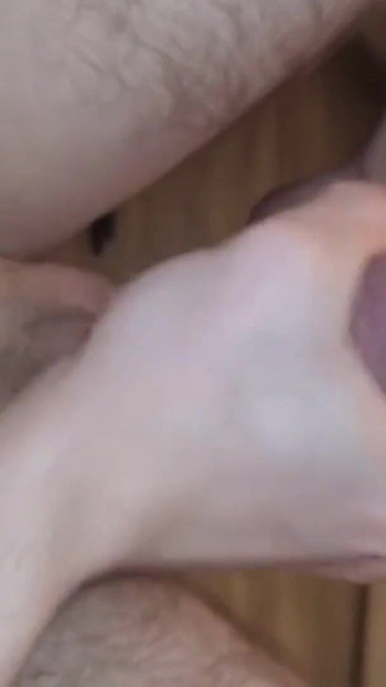 Spettacolare momento da "Vecchio con cazzo lattiginoso salta il carico appiccicoso".