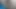 Yengeç kancası ve karganın yakın çekim, birkaç tüye sahip tombul kuş