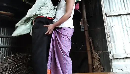 Video rekaman seks tante seksi india dan devar di luar ruangan