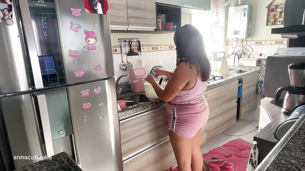 Chubby Girl Accidental Farting While Baking Cute Cupcakes