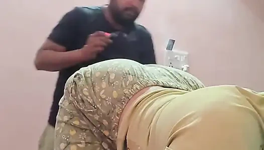 Gerçek Hintli mafiya kız arkadaşlarının evinde sert sikişiyor