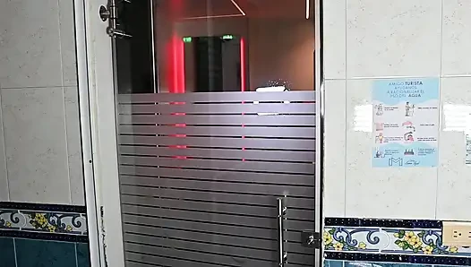 Duştan çıktıktan sonra komşumu çok zengin sikiyorum