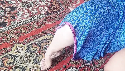 Selena's Feet Posing and Blowjob