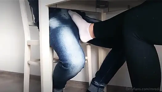 40 Kommt in 28 Minuten Footjob