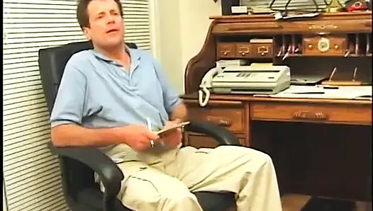 Schwarze schlampe von weißem hengst in den arsch gefickt