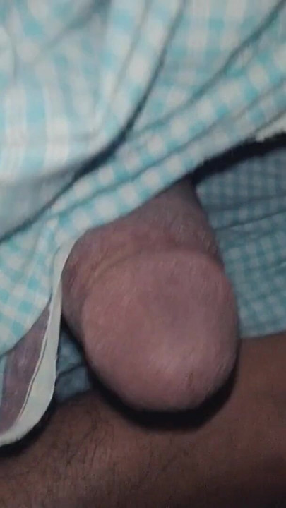 Desi lungi boy masturbation by himself. | Clip 1