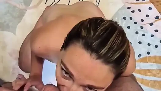 Schmutzige ehefrau masturbiert und bekommt eine riesige gesichtsbesamung