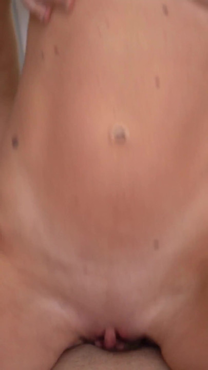 Quente gata e loira madrasta fodida com força e recebe gozada interna 4K | Clipe 2