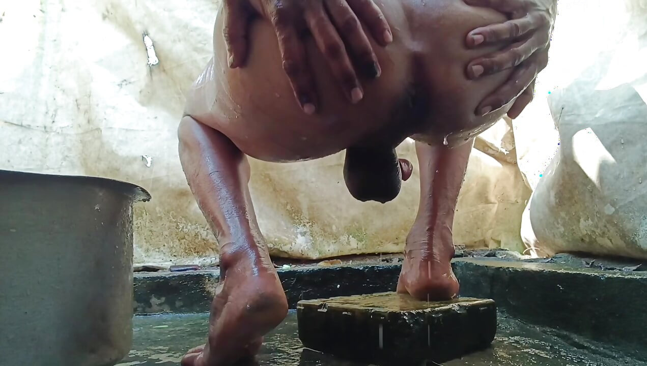 Desi boy bigg cock flashing