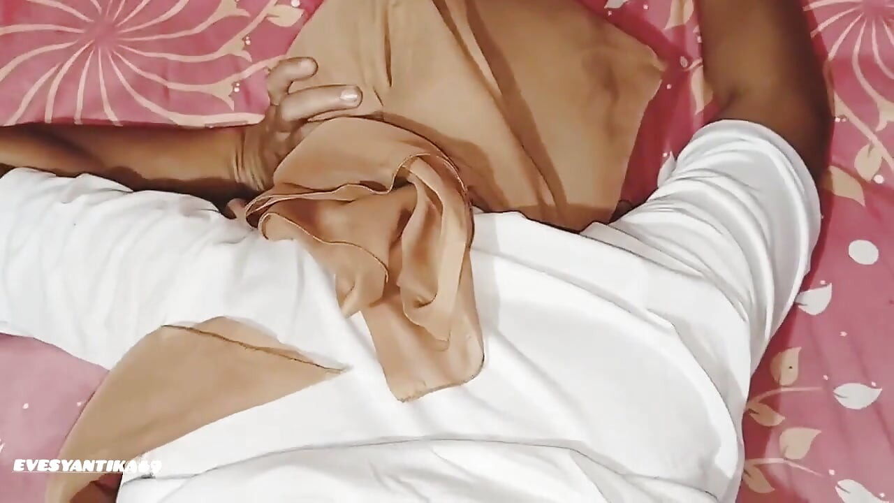 完整视频色情合集最新的印度尼西亚头巾! ! 操漂亮的头巾 b0cill 女孩大声呻吟