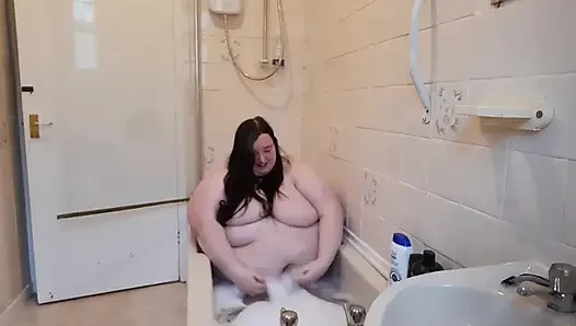 Ssbbw bath time fun and belly jiggle