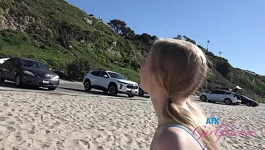 Pov mckenzie mae: ngusap memek dan nyepong kontol di pantai umum