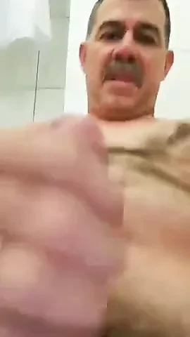 Lelaki tua melancap keras