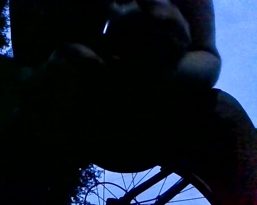 Slut fucks herself on the side of the road for cars to see